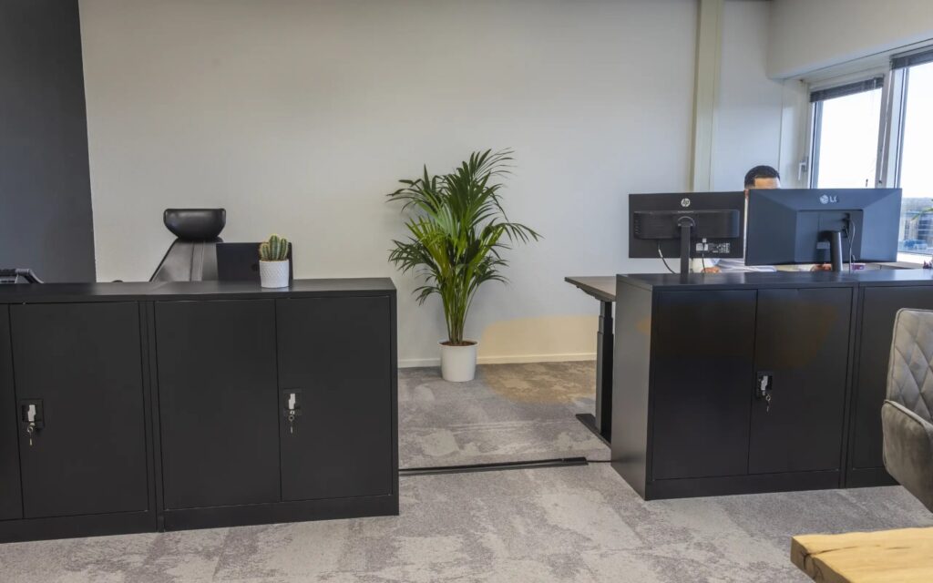 kantoor met twee bureaus